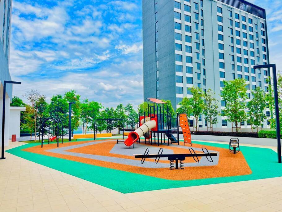 Apartment {new} 2br Alanis Designer @ Klia Center *