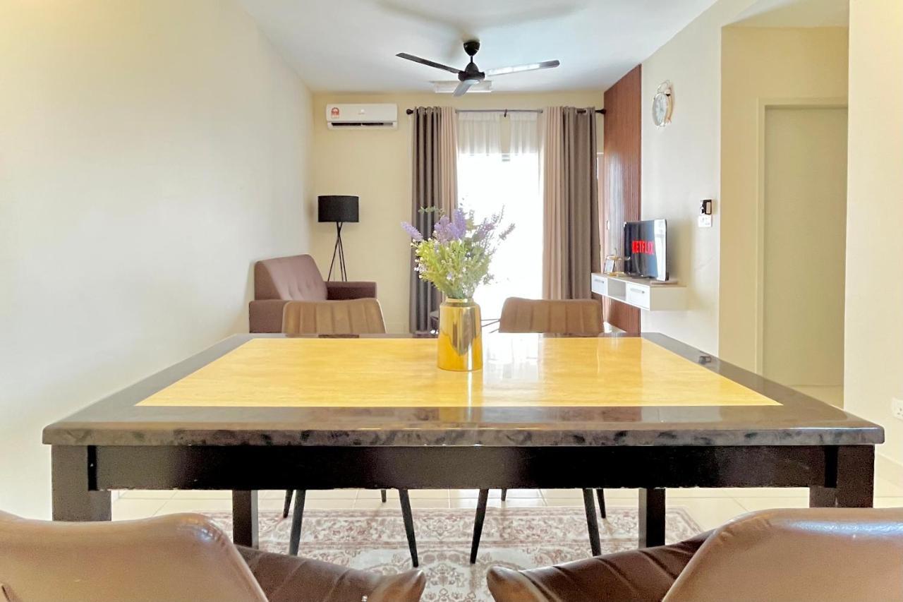 Apartment {new} 2br Alanis Designer @ Klia Center *